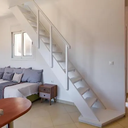 Elegant Penthouse With Sea View アパート アルゴストリオン